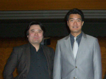 <span>ルーマニア・ブラショフでのコンサート後</span>　2011/03/13　指揮者の菅野宏一郎さんと。